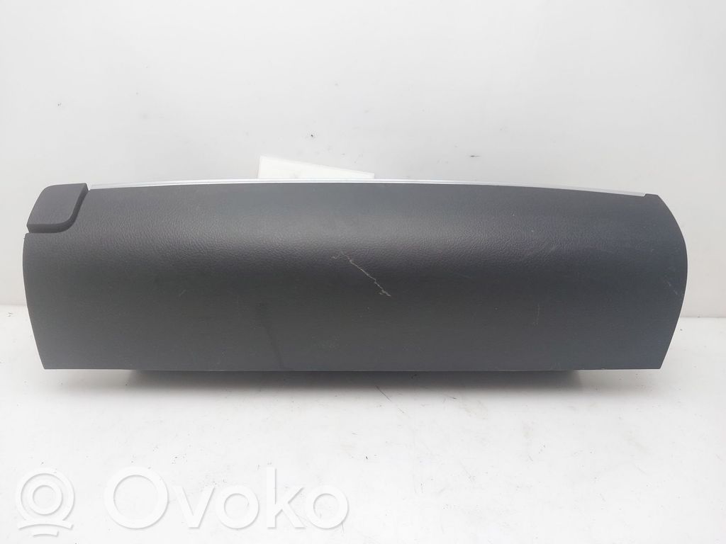 Toyota Verso Guantera 