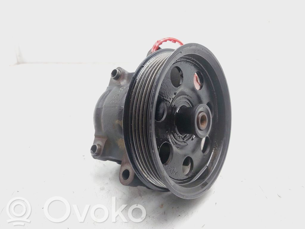 Ford Focus Ohjaustehostimen pumppu 