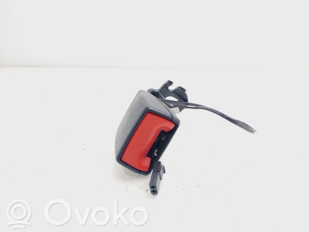 Opel Corsa E Takaistuimen turvavyön solki 