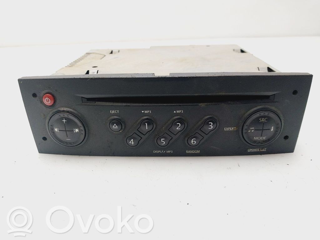 Renault Clio III Panel / Radioodtwarzacz CD/DVD/GPS 