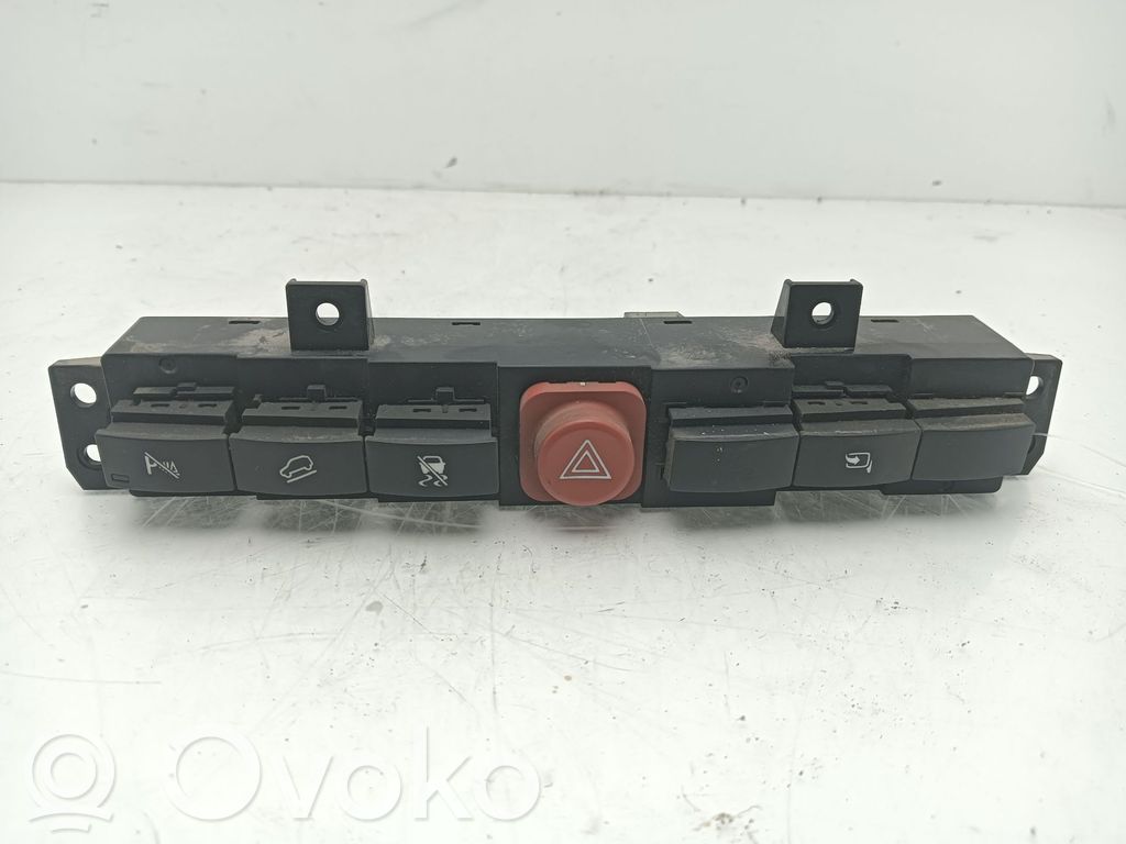 Opel Antara Botón interruptor de luz de peligro 