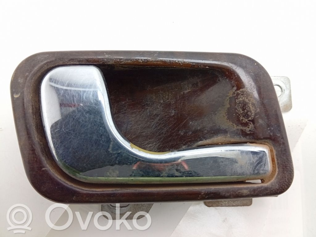 Mitsubishi Montero Manecilla interna puerta delantera 