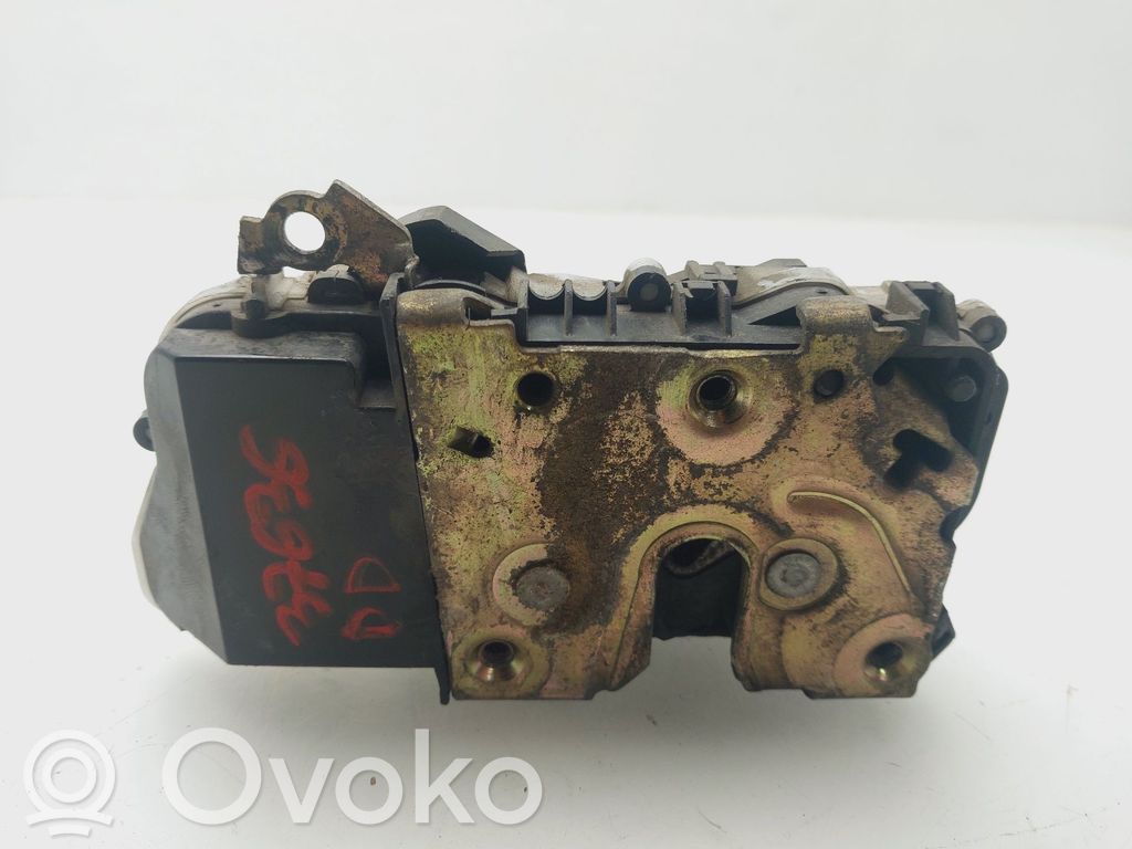 Citroen C5 Front door lock 
