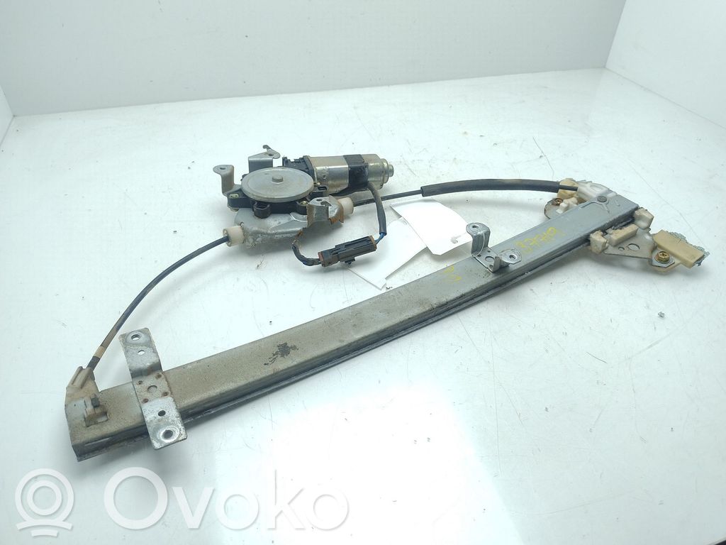 Nissan PickUp Elektryczny podnośnik szyby drzwi przednich 