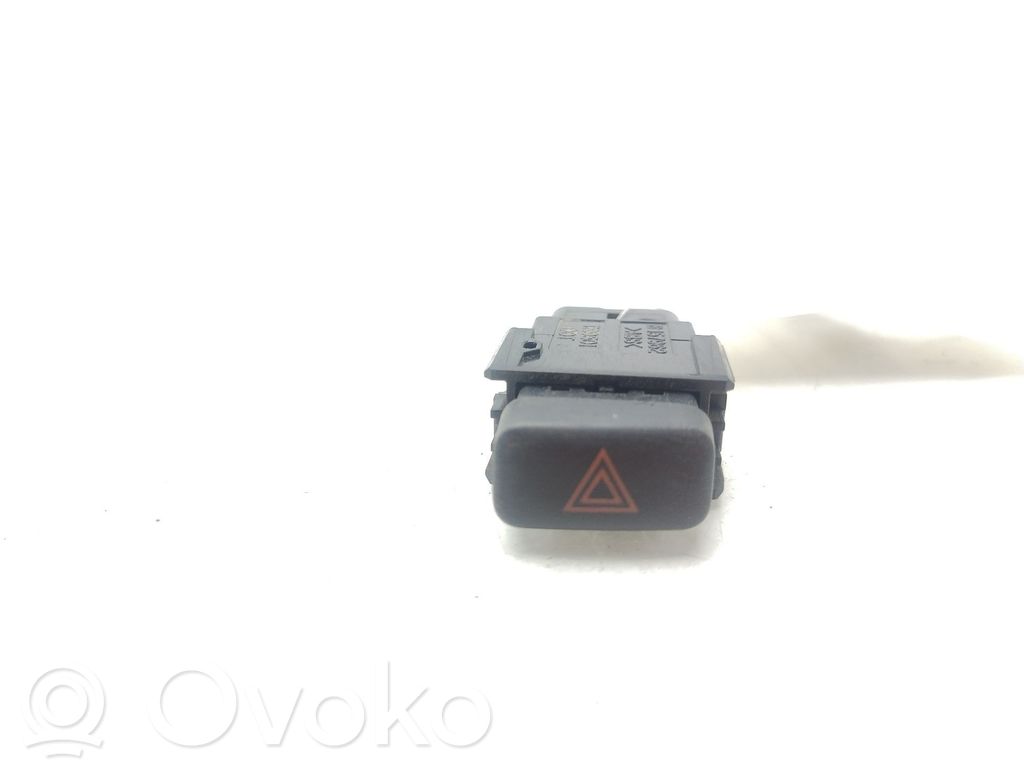Toyota Hilux (AN10, AN20, AN30) Hazard light switch 