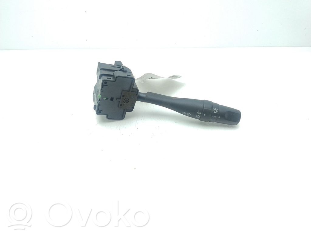 Nissan PickUp Light switch 