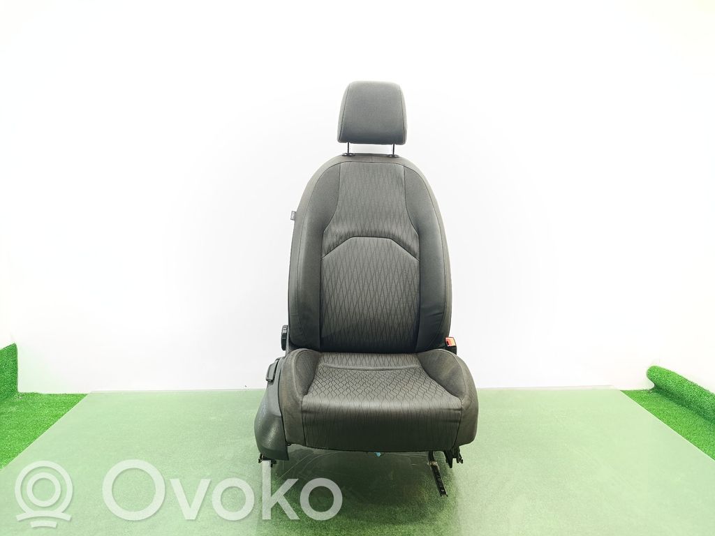 Etumatkustajan istuin   5Q4881106