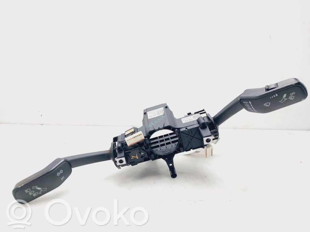 Volkswagen PASSAT B8 Butoane/comutatoare pe volan 