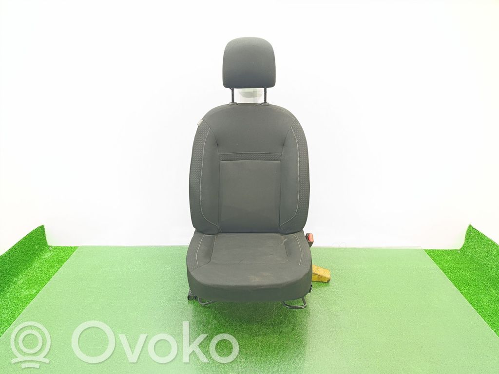 Dacia Sandero Etumatkustajan istuin 
