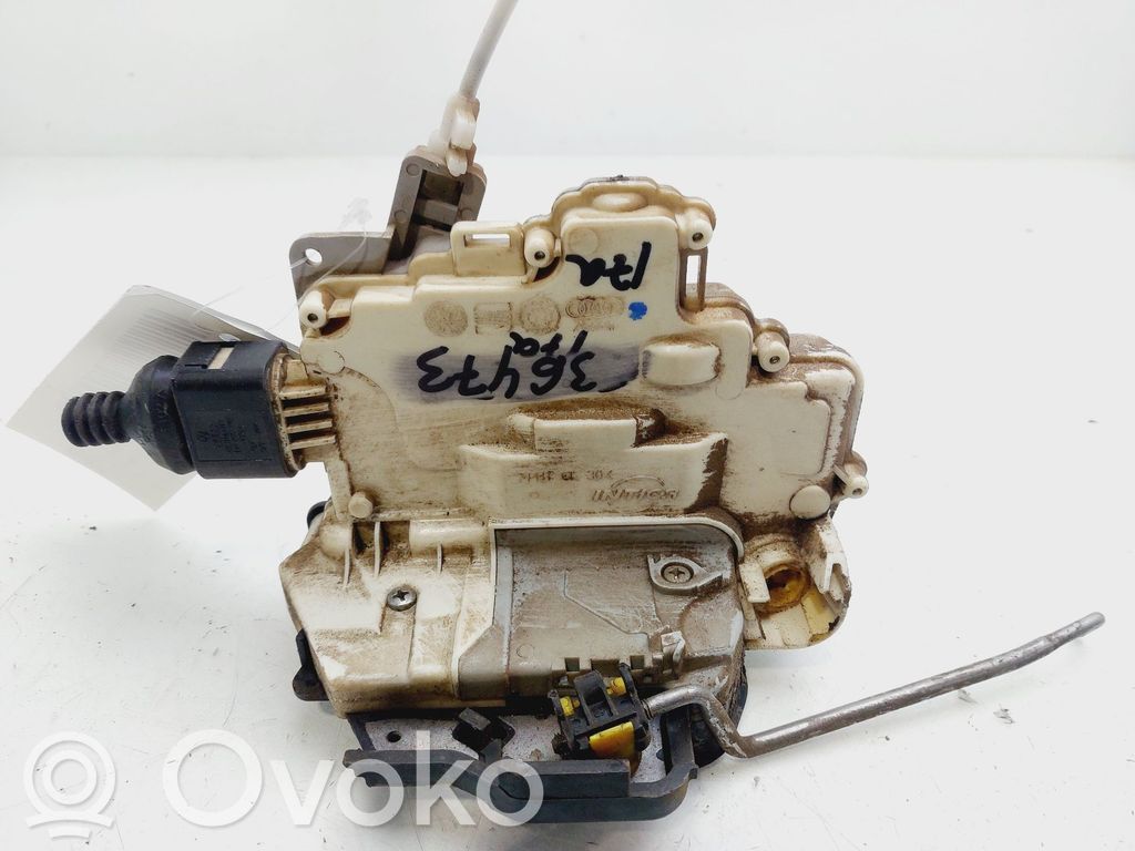 Audi A3 S3 8P Zamek drzwi przednich 