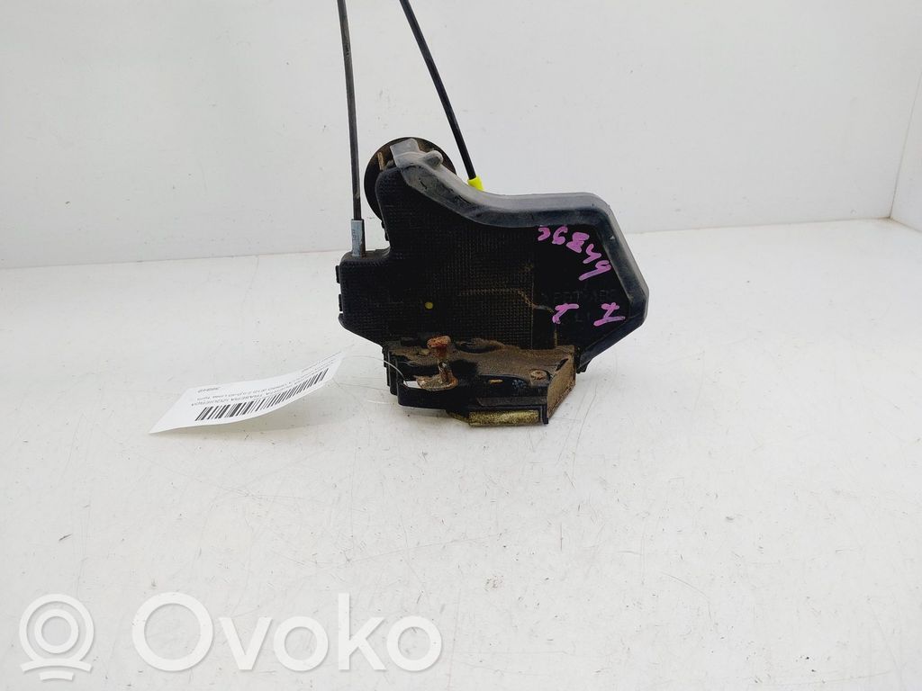 Toyota Corolla E120 E130 Aizmugurē slēdzene 