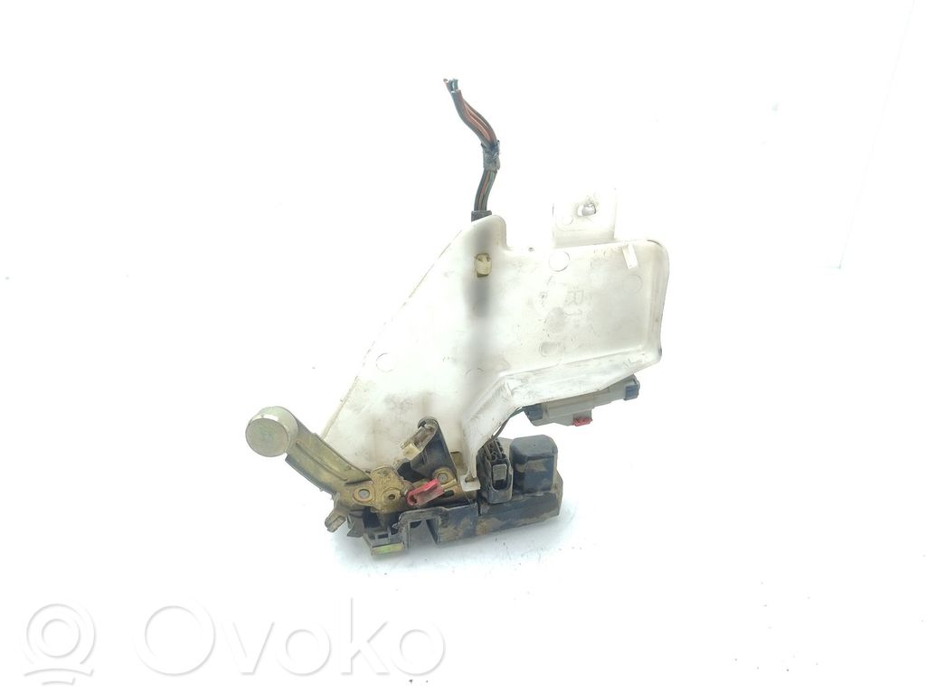 Jeep Cherokee KJ Etuoven lukko