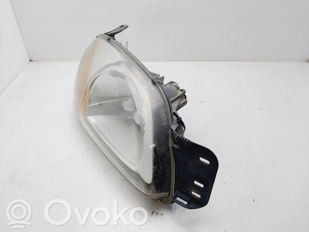 Ford Fiesta Lampa przednia 