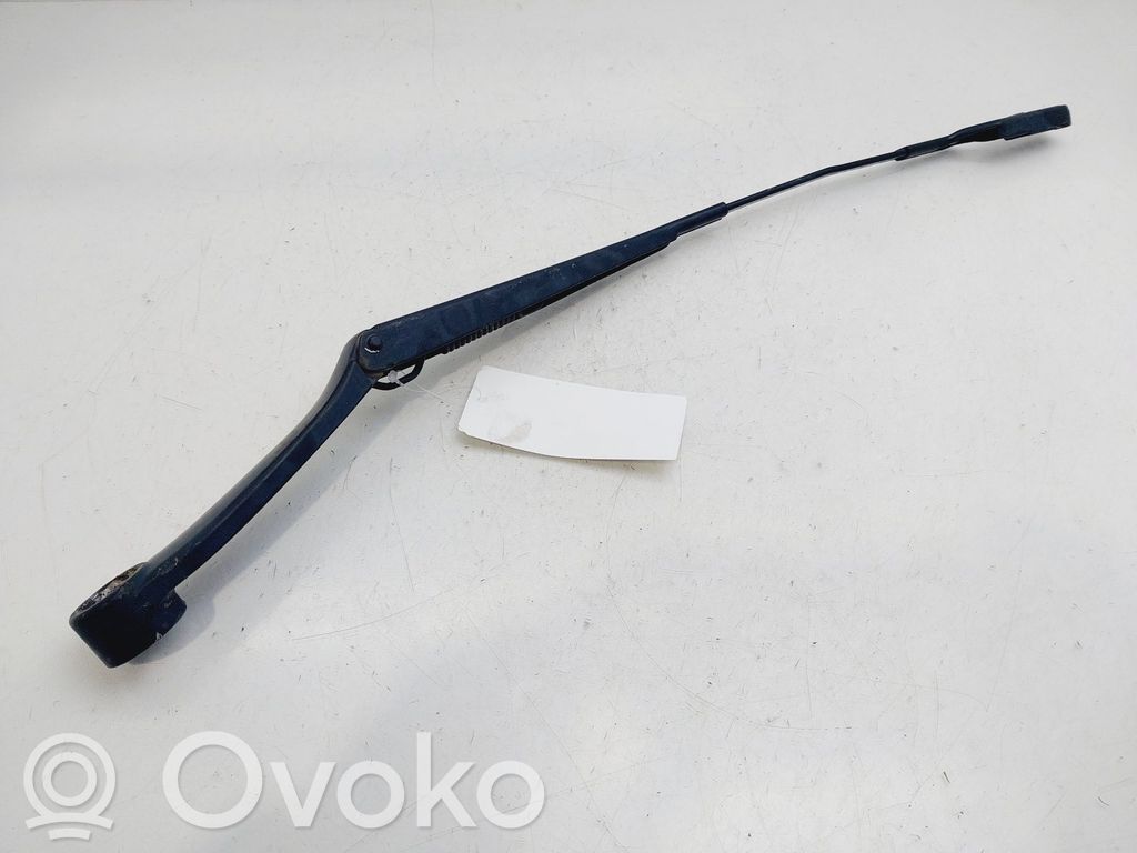 KIA Ceed Brazo del limpiaparabrisas delantero 