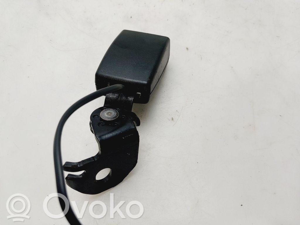 Opel Corsa E Takaistuimen turvavyön solki 