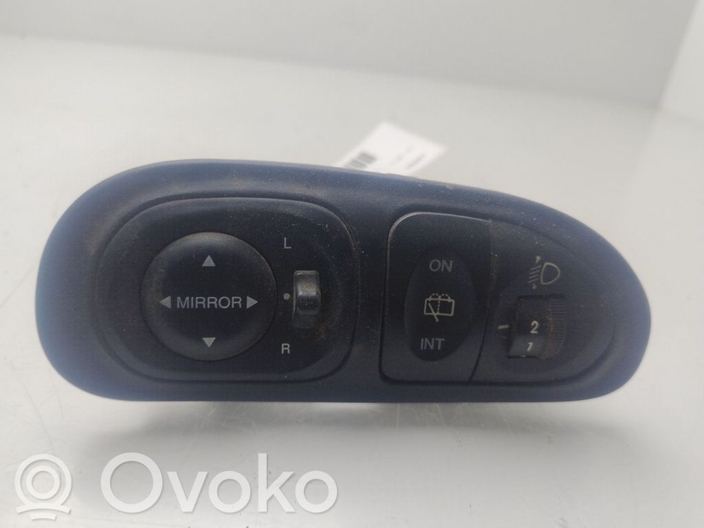 Hyundai Lantra II Interruptor del espejo lateral 