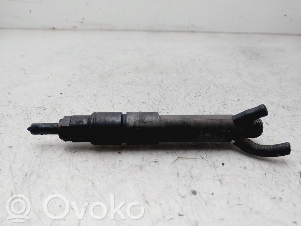 Volkswagen PASSAT B5 Iniettore 