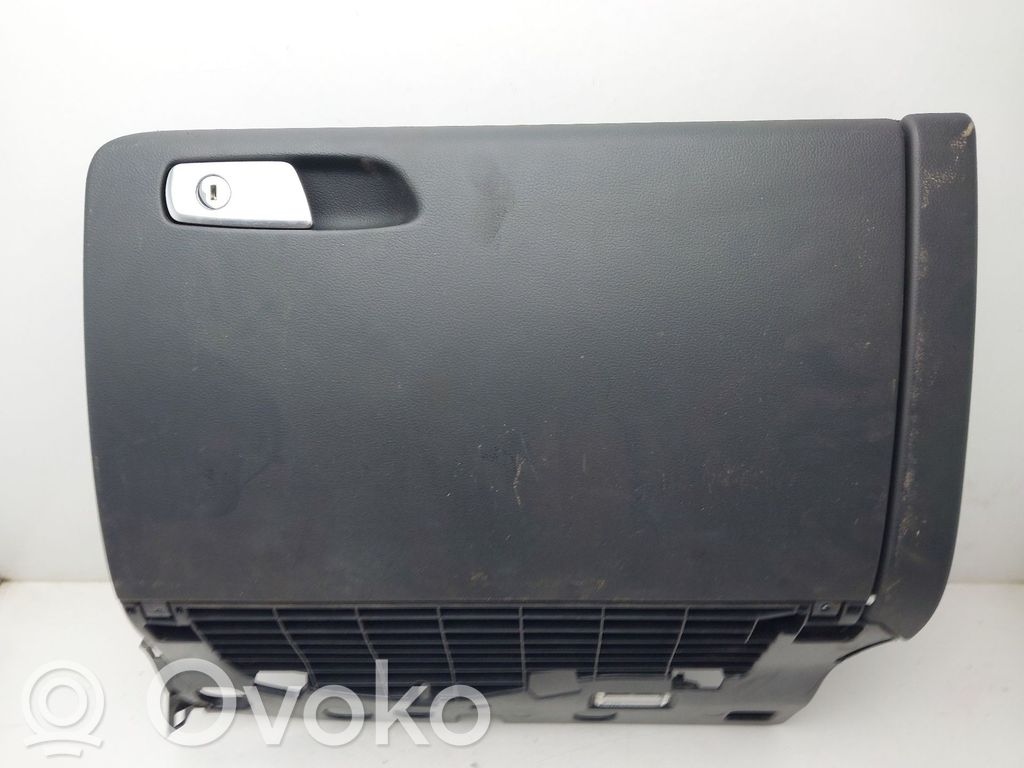 Guantera   8K1857035C
