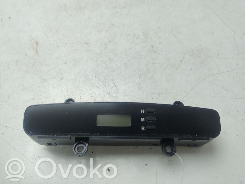 KIA Carnival Часы 