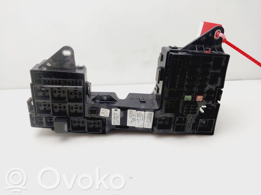 Jaguar XF X250 Fuse module 