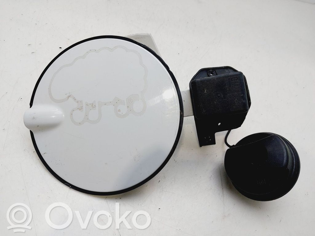 Opel Corsa D Korek wlewu paliwa 