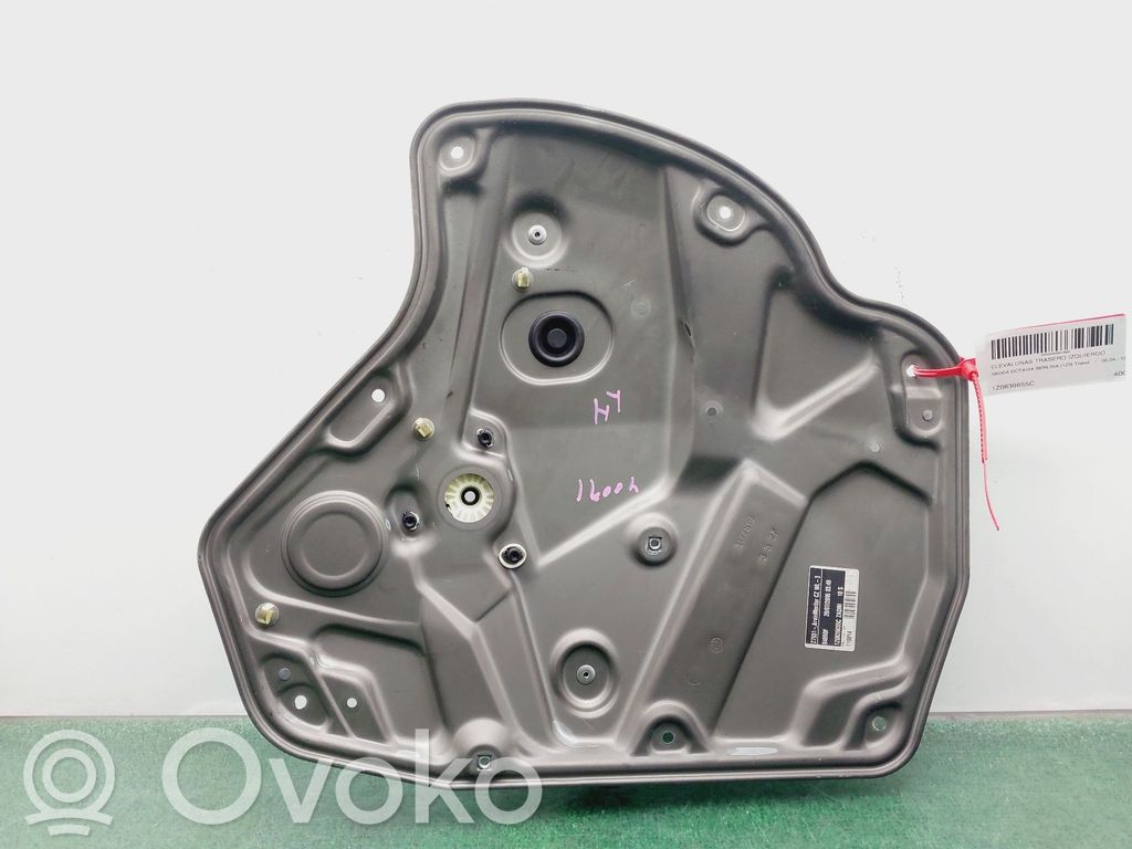 Skoda Octavia Mk2 (1Z) Regulador manual de la ventanilla trasera