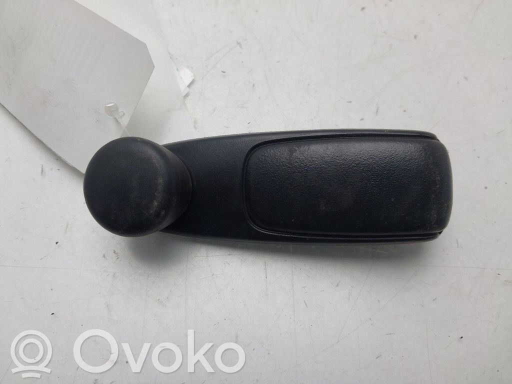 Citroen C3 Takaoven ikkunan kampi