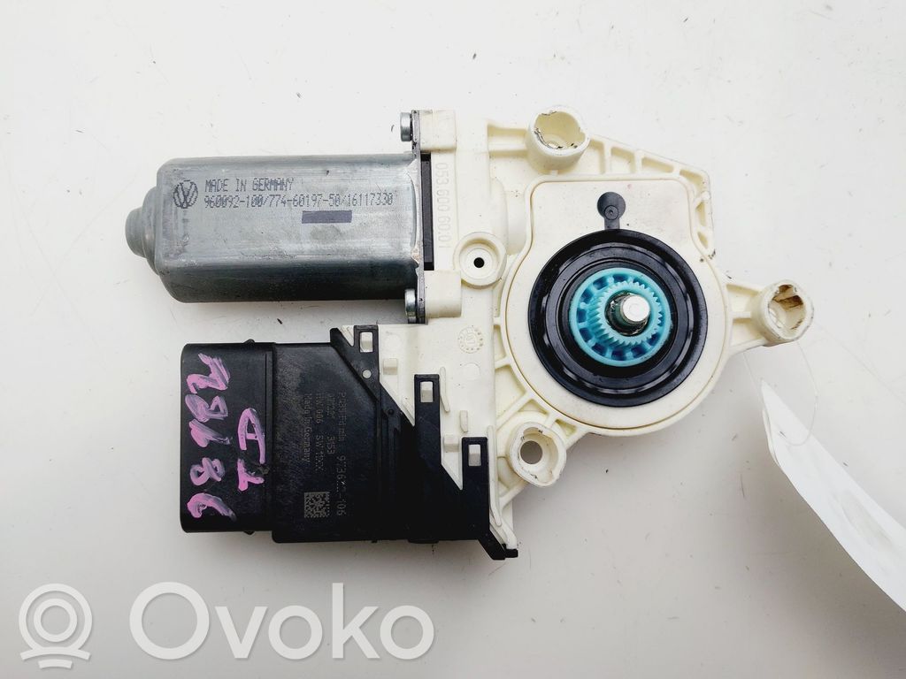Volkswagen Jetta V Moteur de lève-vitre de porte arrière