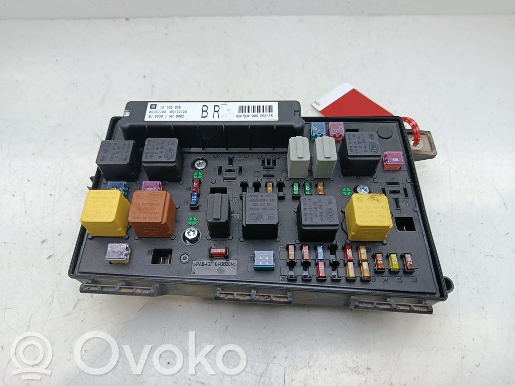 Opel Astra H Módulo de fusible 