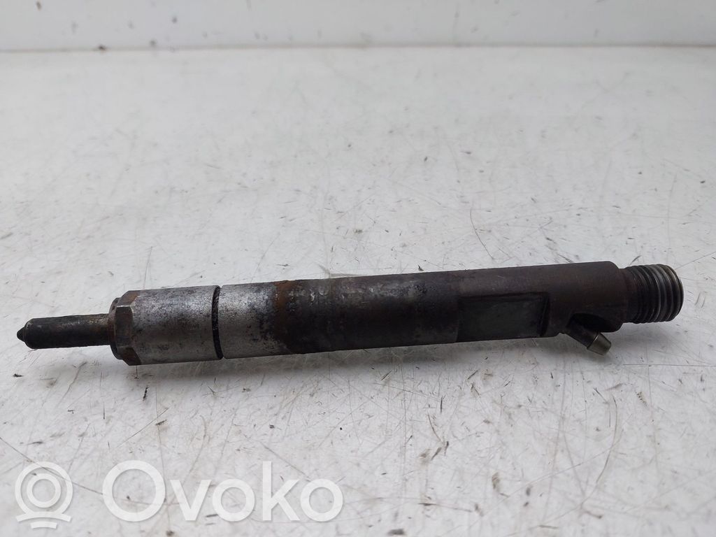 Inyector de combustible   TJBB01702D