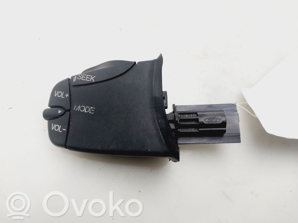 Mando de control del sonido   98AB14K147AC
