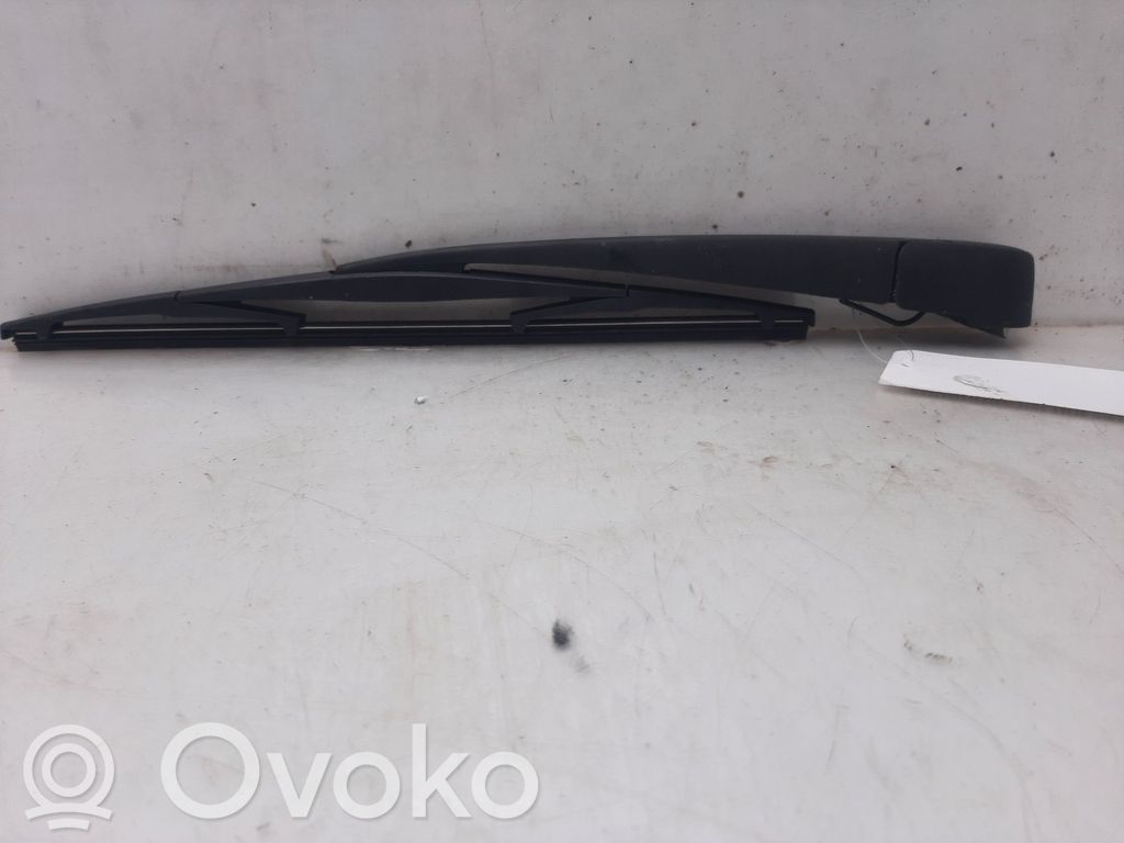 Mazda 3 Brazo del limpiaparabrisas trasero 
