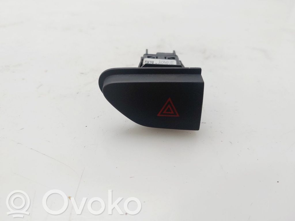 Renault Captur Botón interruptor de luz de peligro 