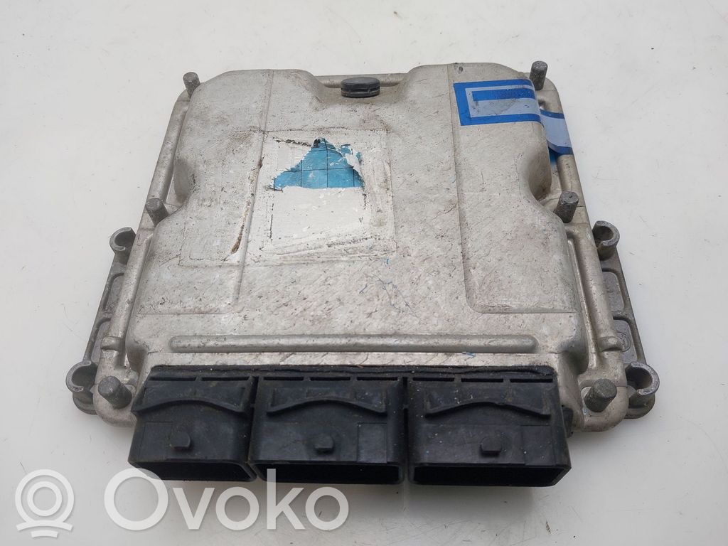 Moottorin ohjainlaite/moduuli   8200110105
