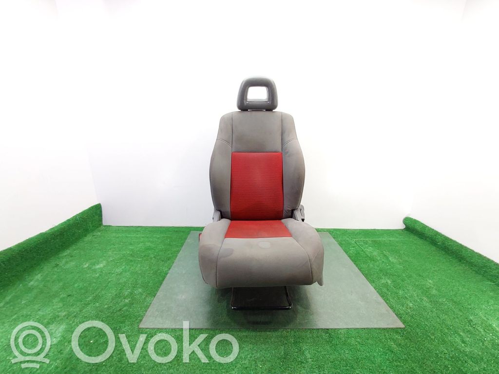 Fotel przedni kierowcy   04610167AA