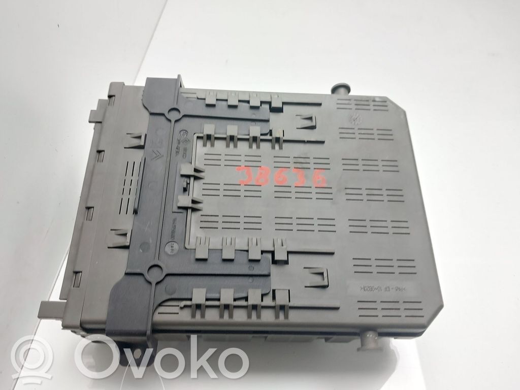 Peugeot 607 Módulo de fusible 