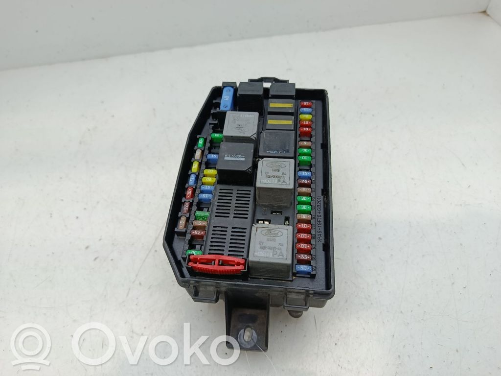 Jaguar X-Type Fuse module 