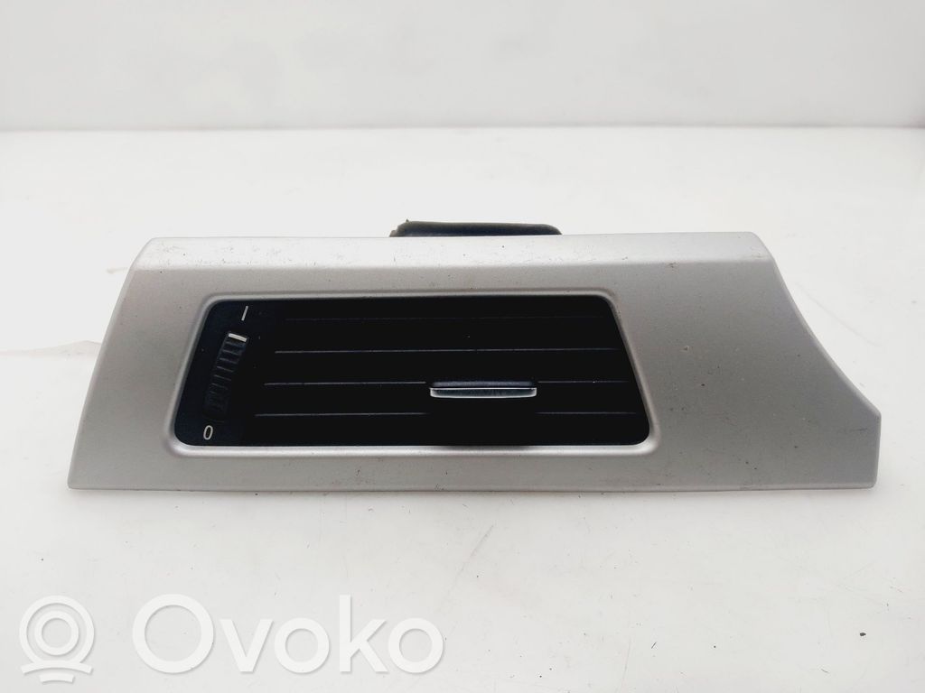 BMW 3 E90 E91 Centrinės oro grotelės 