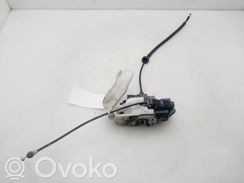 KIA Ceed Aizmugurē slēdzene 