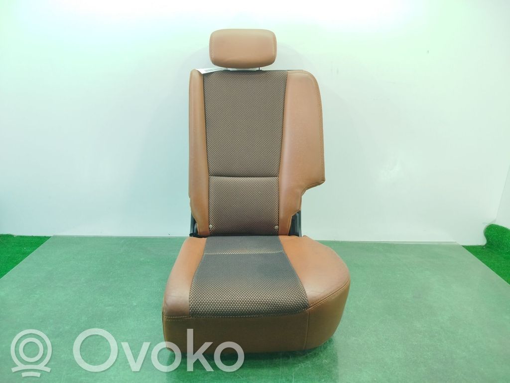 Kanapa tylna / Fotel drugiego rzędu   894001F0125BK