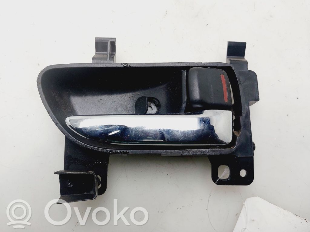 Manecilla interna puerta trasera   61051FG022JG