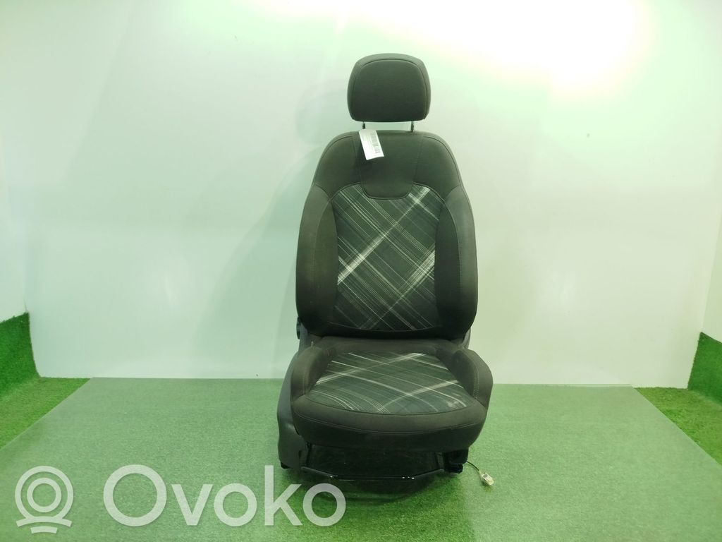 Opel Corsa E Etumatkustajan istuin 