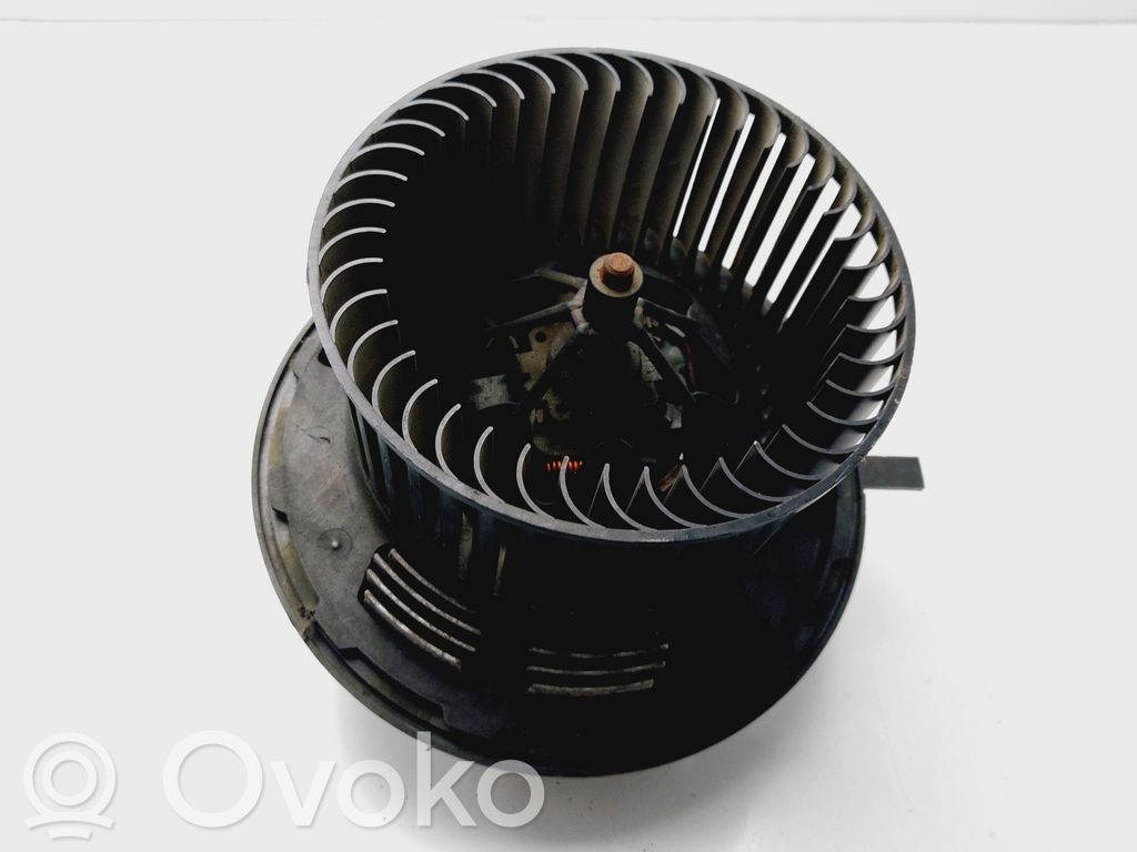 BMW 1 E81 E87 Mazā radiatora ventilators 