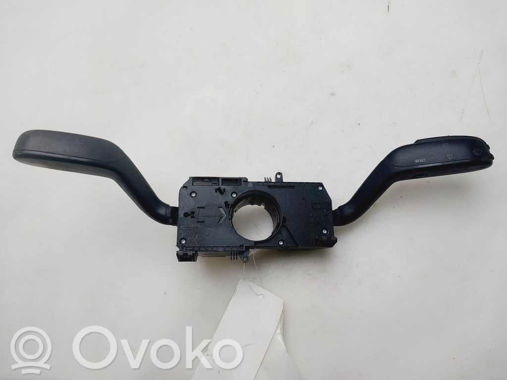 Skoda Fabia Mk2 (5J) Pulsanti/interruttori sul volante
