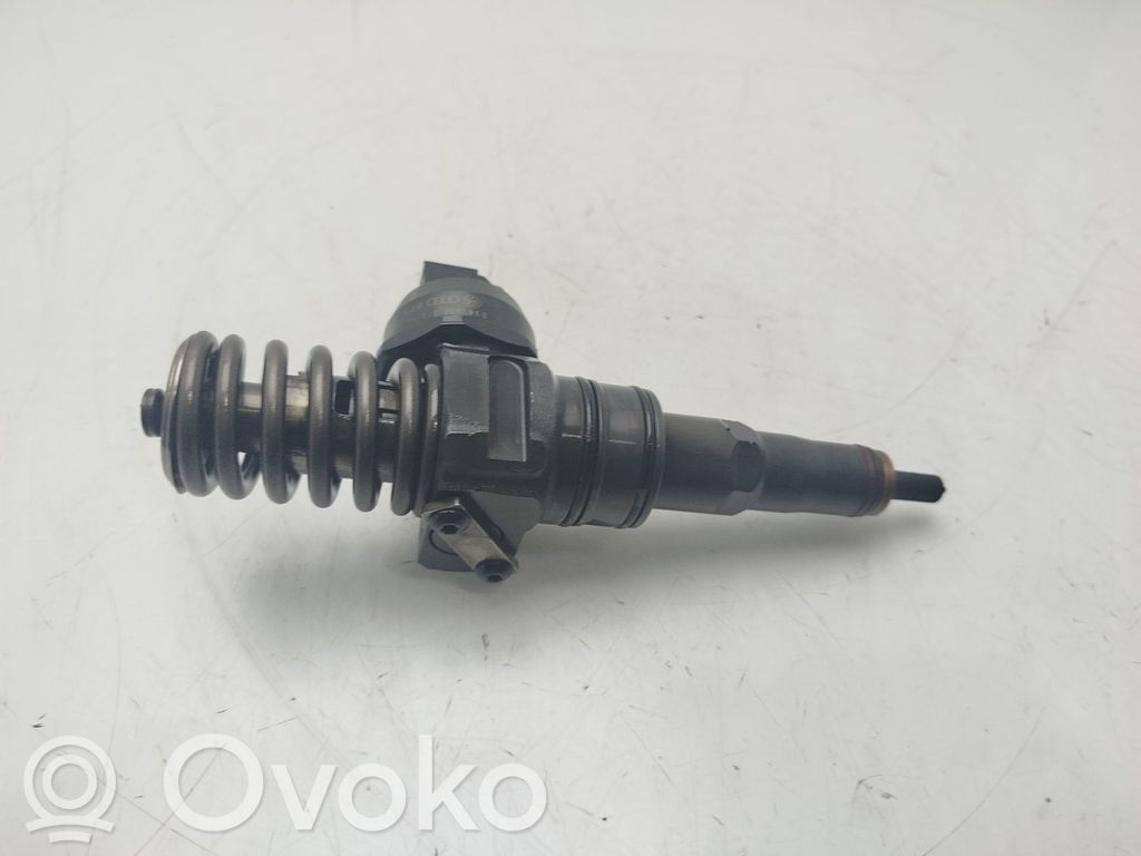 Inyector de combustible   038130073AG