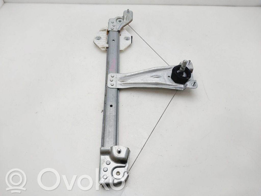 Regulador manual de la ventanilla trasera   827203131R