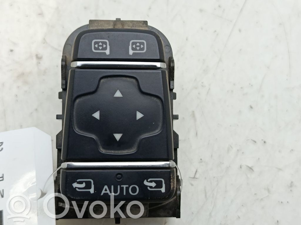 Renault Captur Interruptor del espejo lateral 