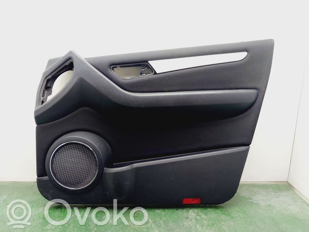 Mercedes-Benz B W245 Revestimiento de puerta delantera