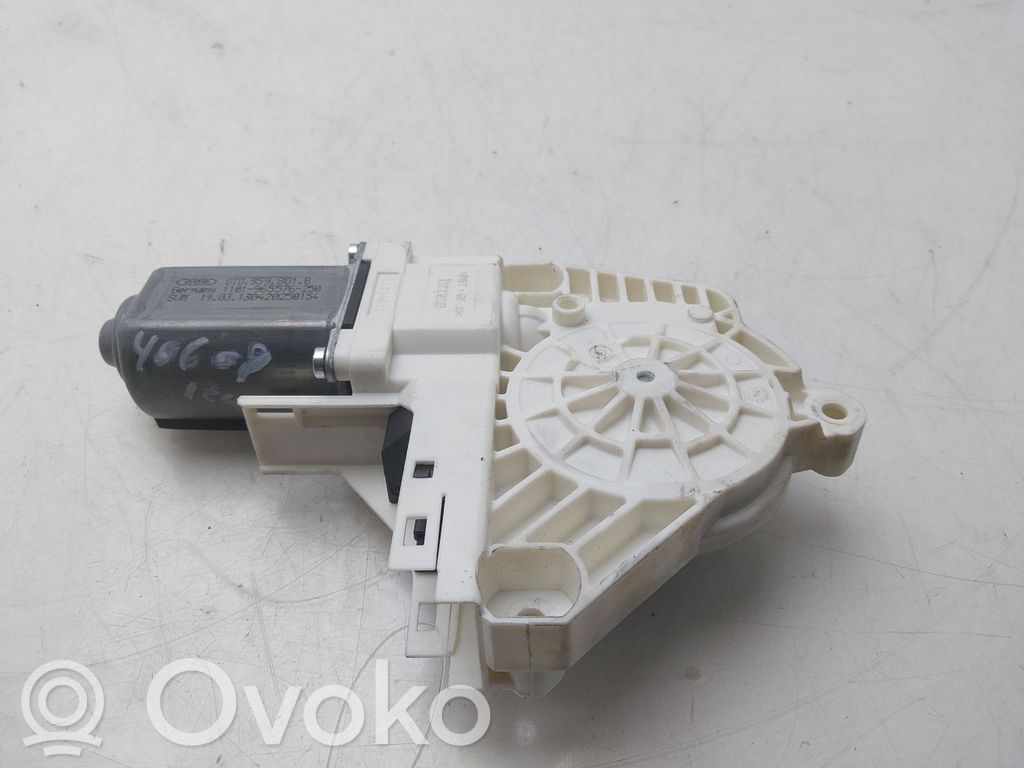 Audi A5 8T 8F Motorino alzacristalli della portiera anteriore 