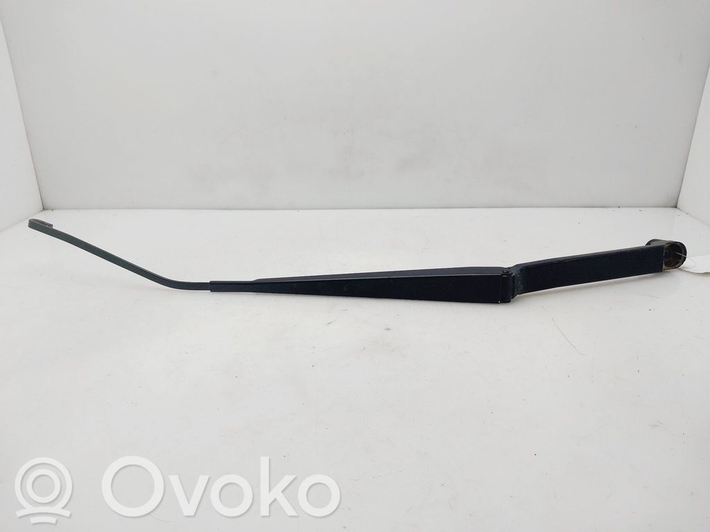 Subaru Impreza III Brazo del limpiaparabrisas delantero 